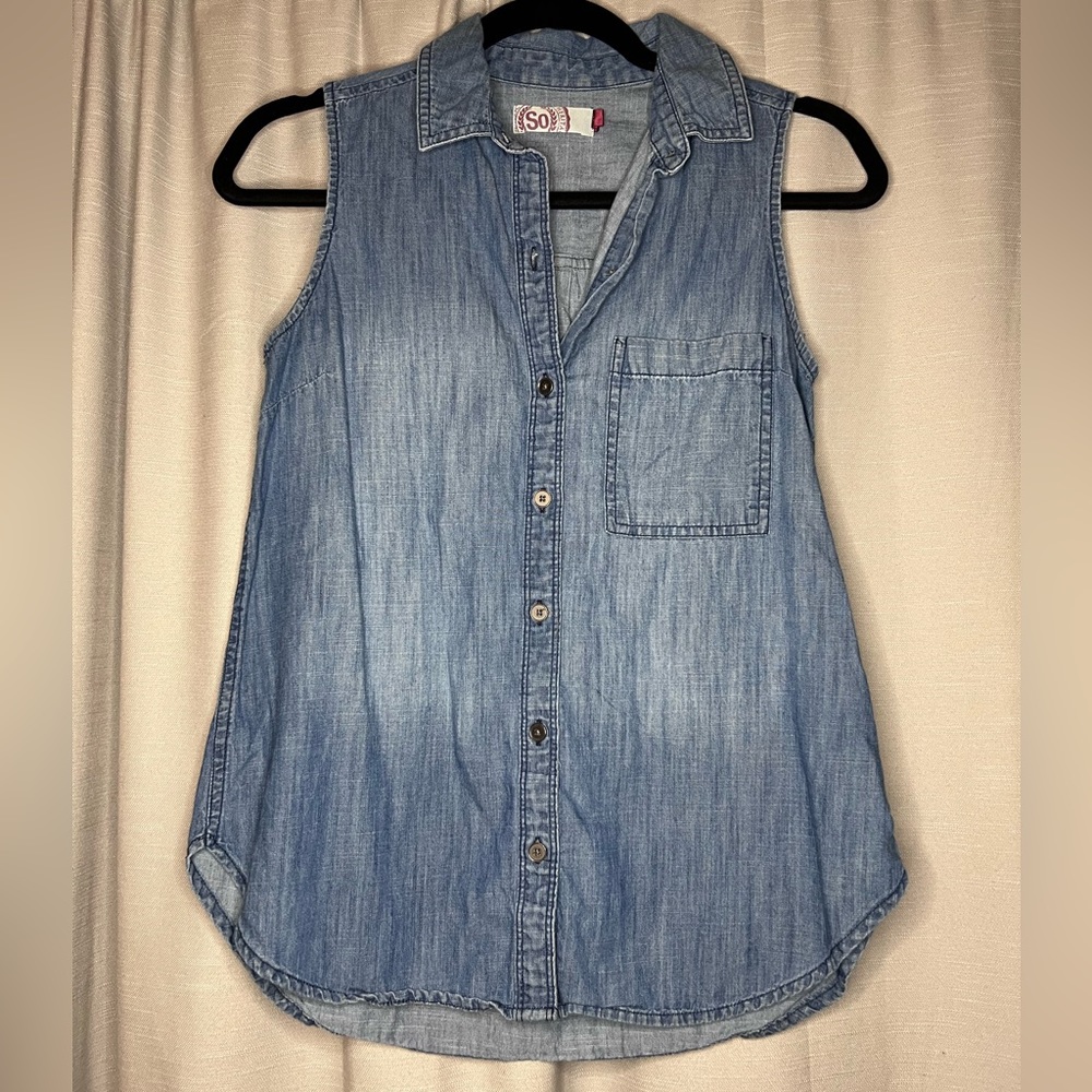 So Brand (Kohl’s) Size XS Sleeveless Button Down Soft Denim Top